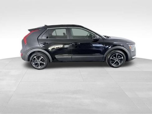 Certified 2024 Kia Niro EX FWD image 6