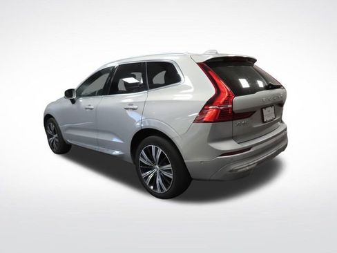Used 2023 Volvo XC60 B5 Plus AWD/4WD image 3