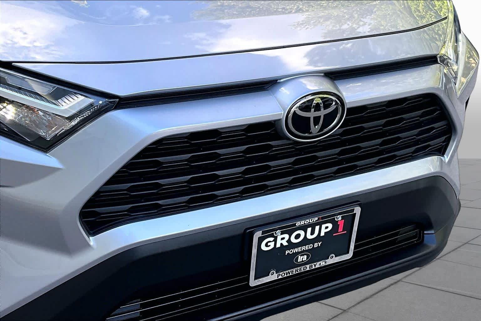 Used 2023 Toyota RAV4 LE AWD/4WD image 30