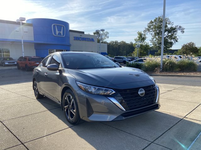 Used 2025 Nissan Sentra SV FWD image 2