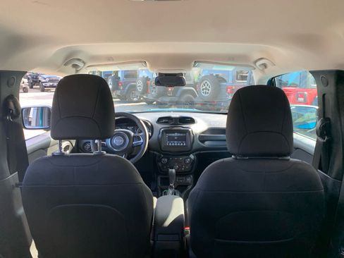 Used 2020 Jeep Renegade Latitude w/ Safety & Security Group II image 39