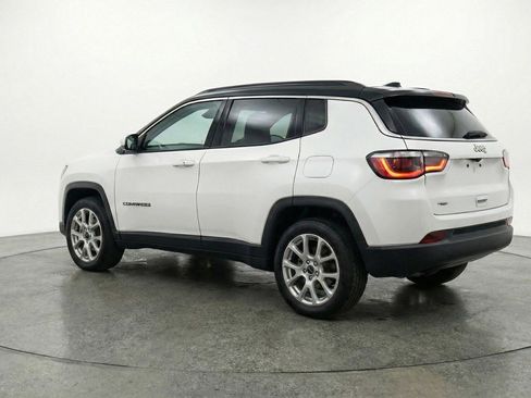 Used 2025 Jeep Compass Limited AWD/4WD image 5