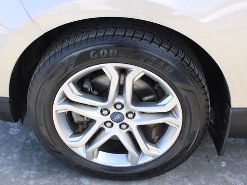 Used 2018 Ford Edge Titanium image 12