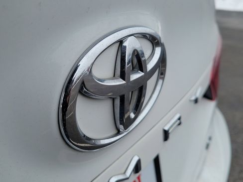 Used 2023 Toyota Camry LE image 6