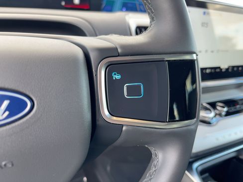 Used 2025 Ford Expedition Max Active image 19