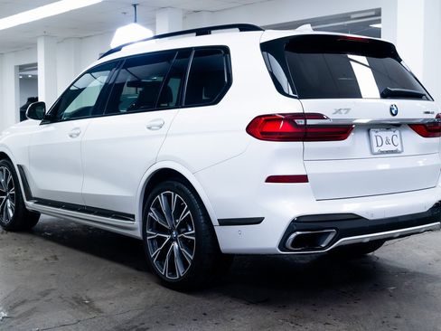 Used 2021 BMW X7 xDrive40i w/ M Sport Package image 4