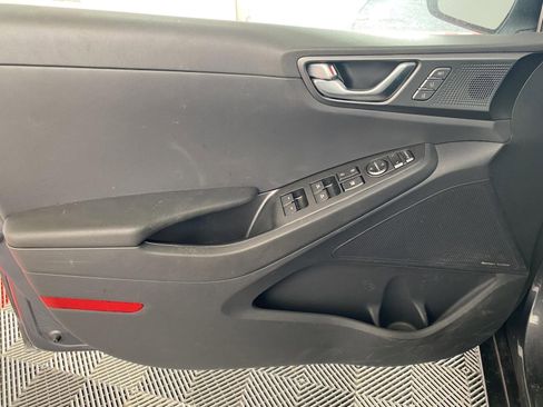 Used 2020 Hyundai Ioniq Limited image 15