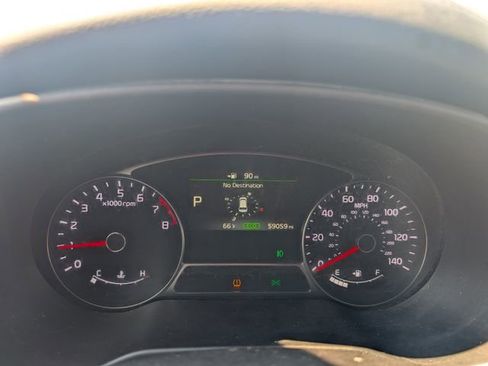 Used 2017 Kia Soul + FWD image 11
