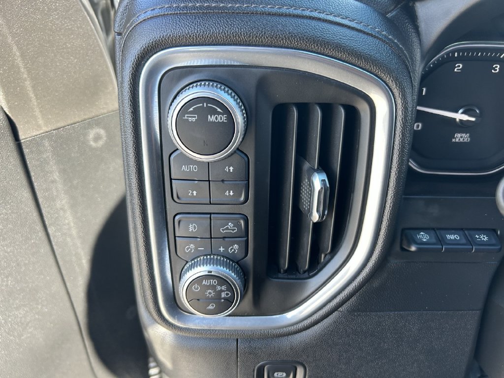 Used 2021 GMC Sierra 3500 Denali w/ Technology Package AWD/4WD image 23