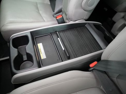 Used 2019 Honda Odyssey Elite image 31