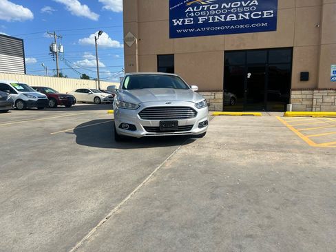 Used 2014 Ford Fusion SE w/ Equipment Group 202A FWD image 2