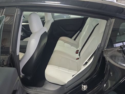 Used 2023 Tesla Model 3 Standard Range image 2