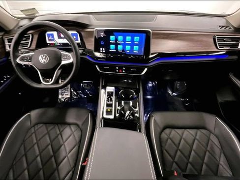 Used 2025 Volkswagen Atlas SEL Premium R-Line image 18
