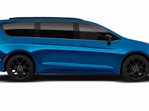 New 2026 Chrysler Pacifica Limited image 2
