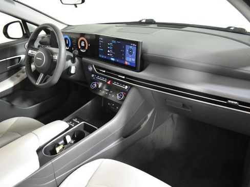 Used 2025 Hyundai Sonata SEL FWD image 35