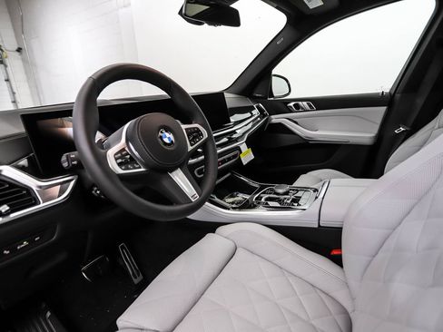New 2026 BMW X5 xDrive40i w/ M Sport Package AWD/4WD image 10