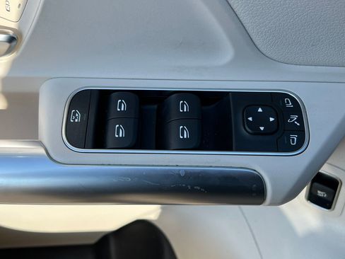 Used 2025 Mercedes-Benz GLA 250 4MATIC image 16