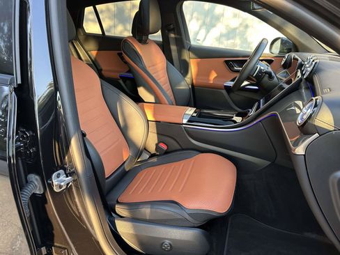 Certified 2025 Mercedes-Benz GLC 300 4MATIC image 50