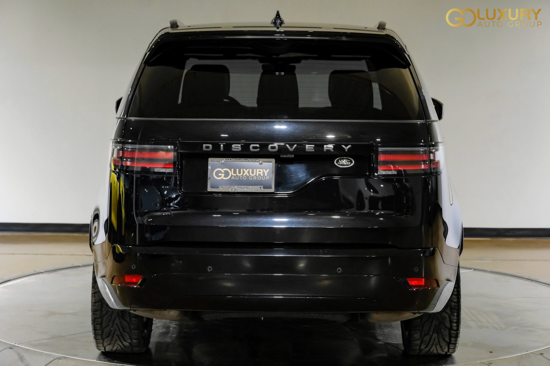 Used 2023 Land Rover Discovery S R-Dynamic AWD/4WD image 11