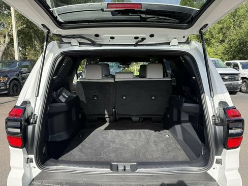 Used 2025 Toyota 4Runner SR5 AWD/4WD image 8