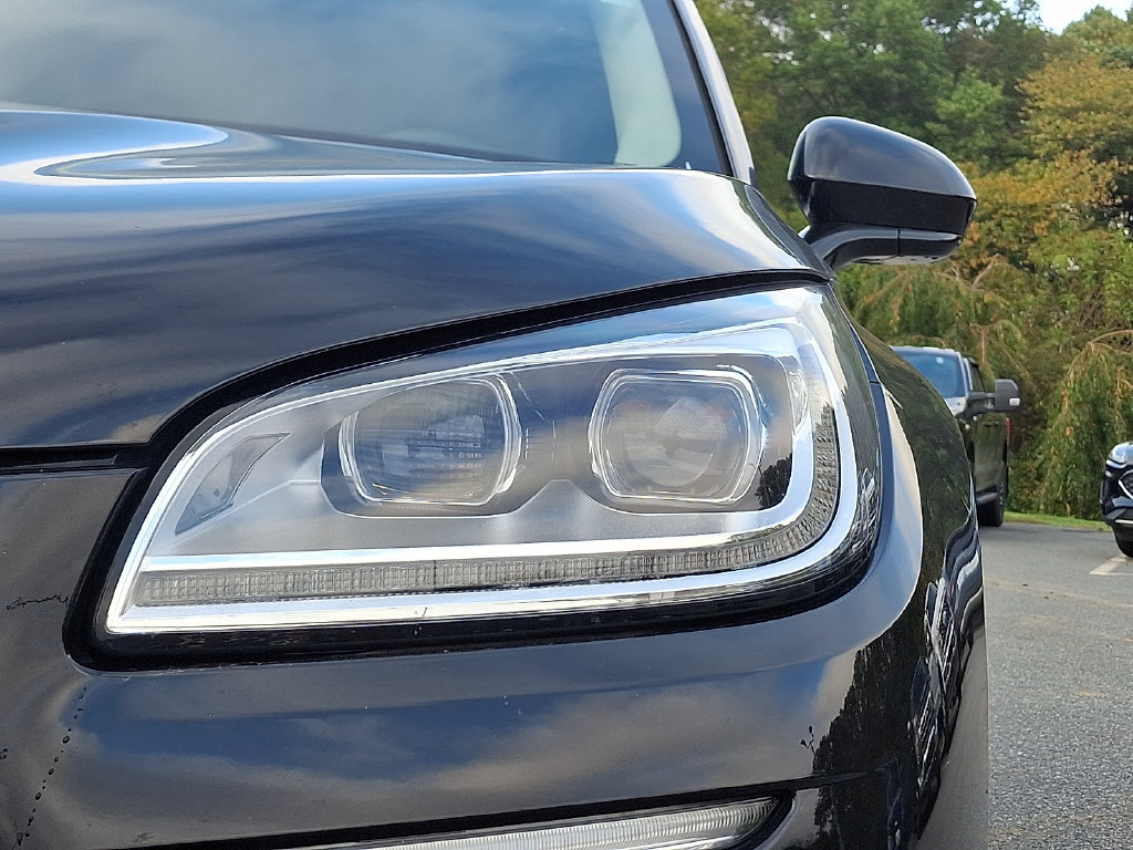 Used 2023 Lincoln Corsair Reserve AWD/4WD image 9