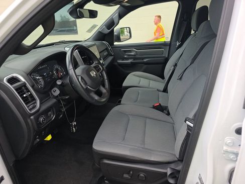 Used 2022 RAM 1500 Big Horn AWD/4WD image 3