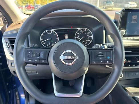 Used 2023 Nissan Rogue SV image 26