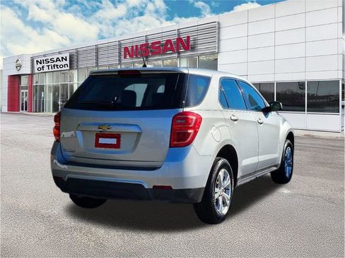 Used 2017 Chevrolet Equinox LS image 7