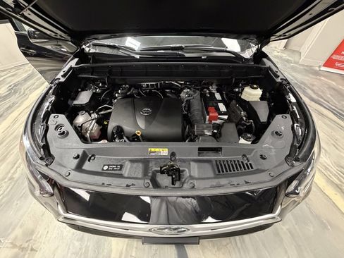 Used 2022 Toyota Highlander XLE image 61