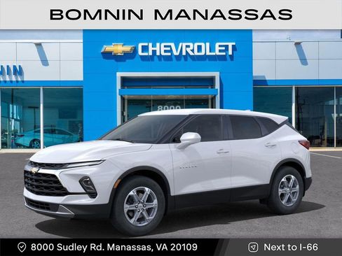 New 2025 Chevrolet Blazer LT image 2