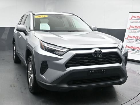 Used 2022 Toyota RAV4 XLE image 3