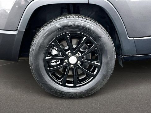 Used 2022 Jeep Cherokee Latitude Lux w/ Sun & Sound Group image 36