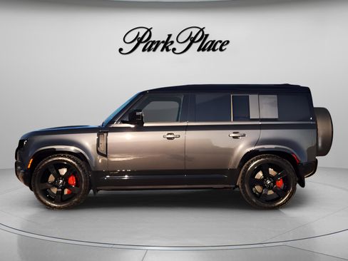 Used 2025 Land Rover Defender 110 X image 2