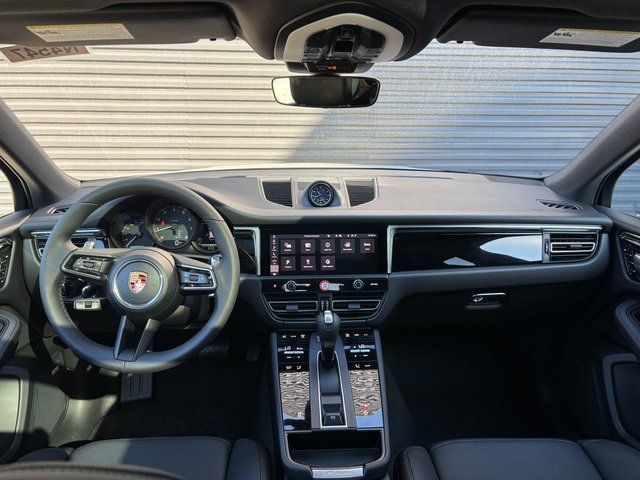 Used 2026 Porsche Macan AWD/4WD image 12