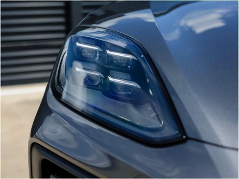 New 2025 Porsche Cayenne image 13