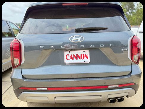 Used 2023 Hyundai Palisade SEL w/ Premium Package image 6