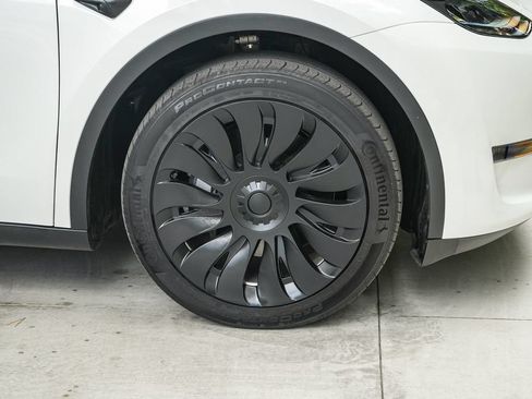 Used 2023 Tesla Model Y Long Range AWD/4WD image 10