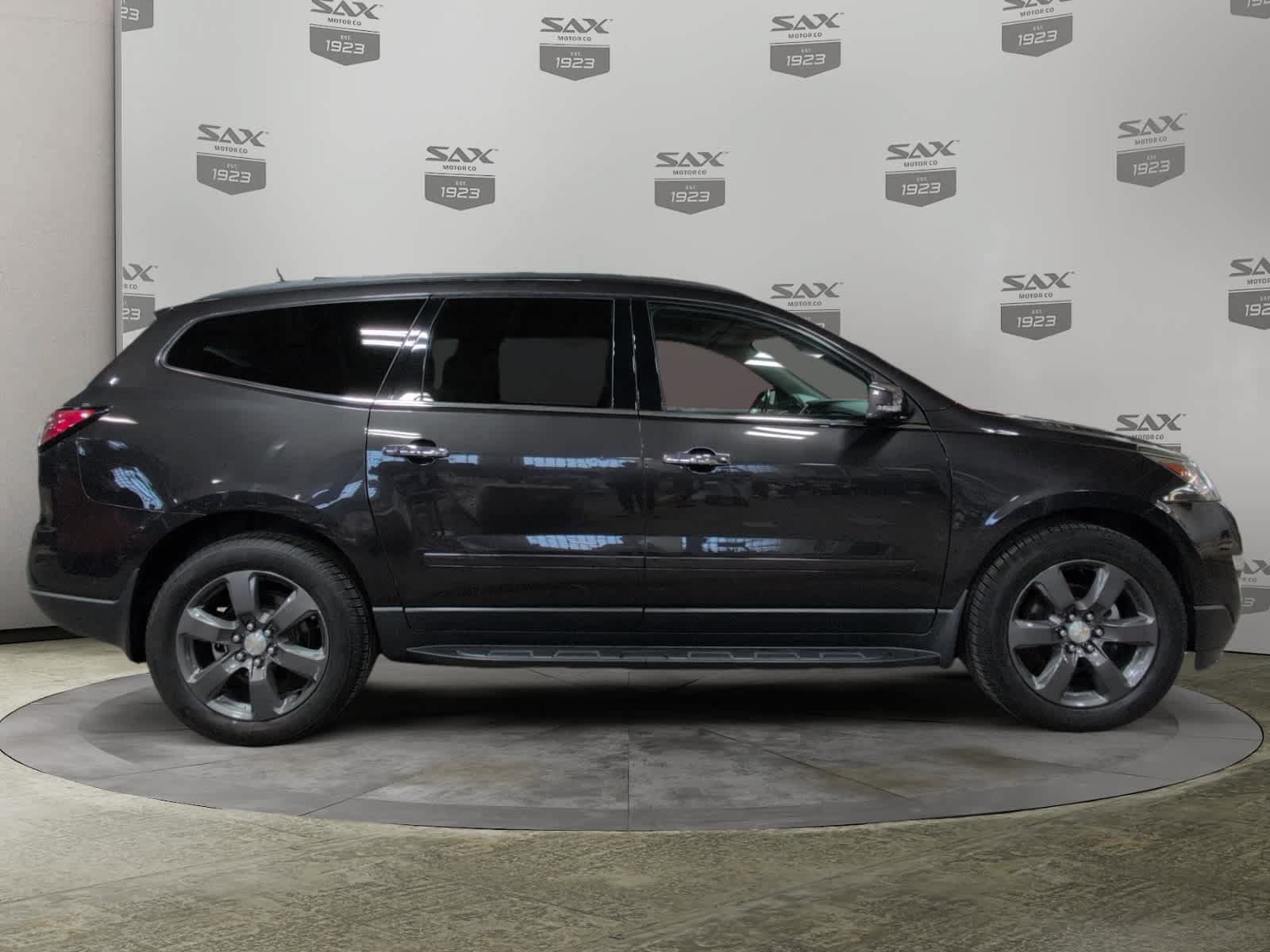 Used 2017 Chevrolet Traverse LT AWD/4WD image 6