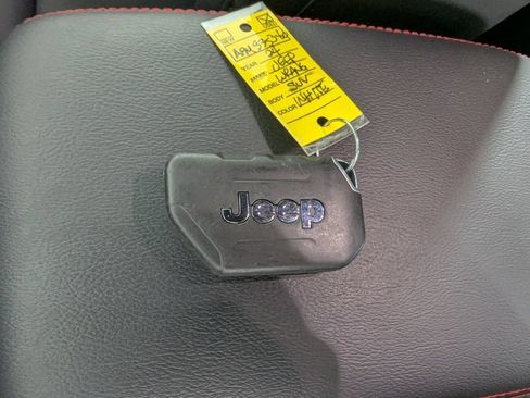 Used 2024 Jeep Wrangler Unlimited Rubicon AWD/4WD image 27