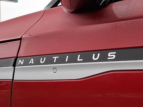 Certified 2024 Lincoln Nautilus Premier image 30