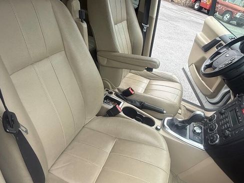 Used 2011 Land Rover LR2 HSE AWD/4WD image 9