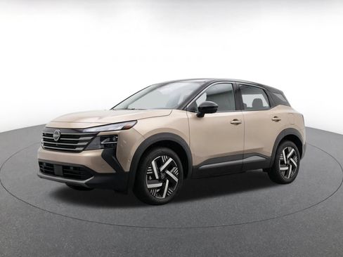Used 2026 Nissan Kicks SV w/ Cold Weather Package FWD image 3