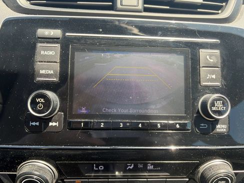 Used 2019 Honda CR-V LX image 17