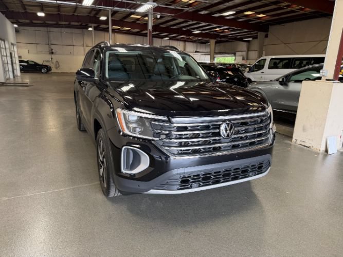 Used 2025 Volkswagen Atlas SE FWD image 7