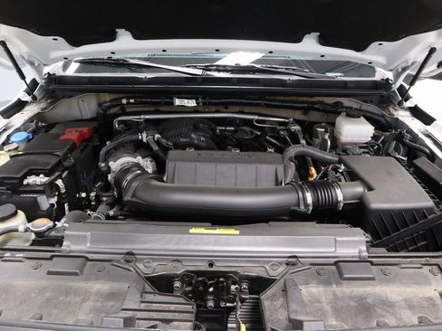 Used 2025 Nissan Frontier S image 13