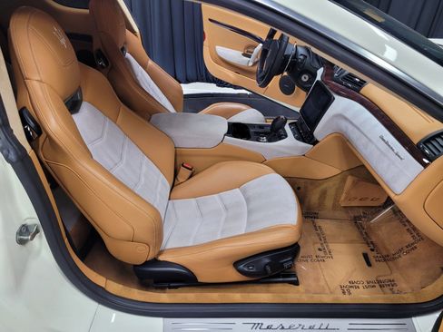 Used 2018 Maserati GranTurismo Sport image 2