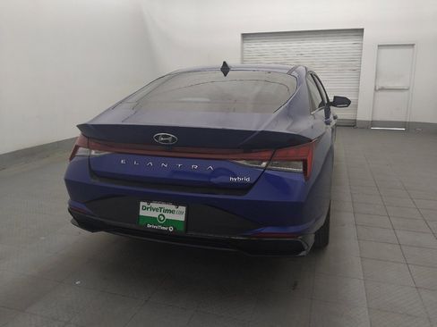 Used 2023 Hyundai Elantra Limited w/ Preferred Accessory Package FWD image 7