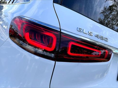 Used 2021 Mercedes-Benz GLS 450 4MATIC image 28