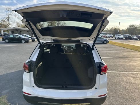 Used 2024 Chevrolet Equinox LT image 28