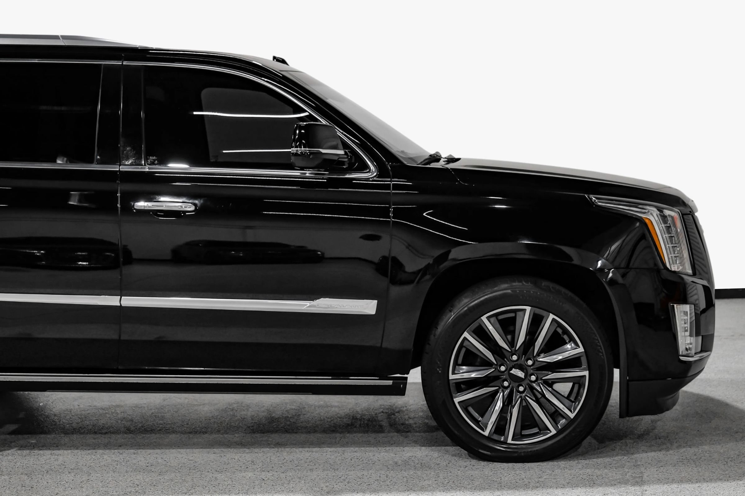 Used 2016 Cadillac Escalade Platinum AWD/4WD image 13